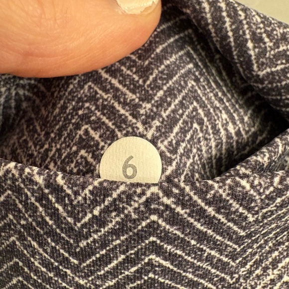 Lululemon Essential Rhythm Crop Full-On Luxtreme Diffusion White Black Size 6 - Picture 10 of 12